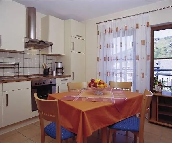 Casa de hóspedes Basten 4*